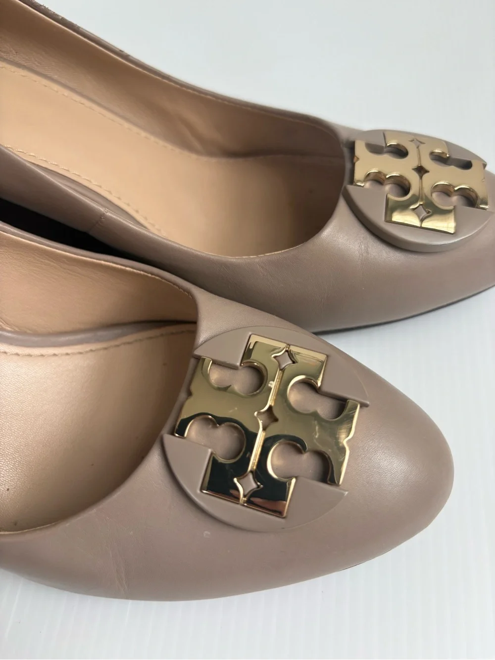 Tory Burch Luna 85mm Taupe Wedges Shoes Pumps Size 8 EUC